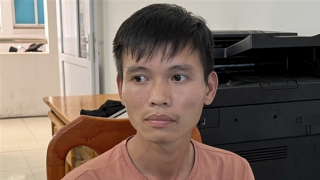 Hành tung bí ẩn của gã thanh niên ẵm cháu bé sơ sinh trên ô tô