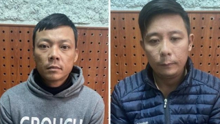 Kẻ bịt mặt đuổi chém trưởng thôn gần đứt lìa cánh tay