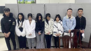 Thuê nhiều nữ nhân viên quán bar đến căn hộ cùng "mở tiệc" ma túy