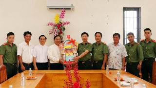 Công an tỉnh Kiên Giang chúc mừng Giáng sinh các giáo xứ