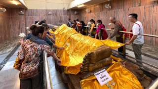 4 nét vẽ trên đất Phật