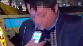 Say líu lưỡi, người đàn ông dọa “lột lon” Cảnh sát 141!