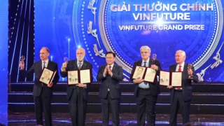 Trao giải thưởng VINFUTURE 2022 trị giá 3 triệu USD cho 5 nhà khoa học