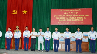 Tích cực chuẩn bị chuyến thăm, chúc Tết quân và dân huyện đảo Trường Sa