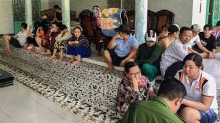 Chốt cửa nhà để mở sới bạc quy mô lớn