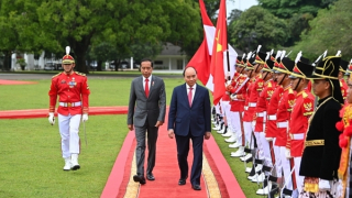 Tổng thống Indonesia chủ trì lễ đón cấp Nhà nước Chủ tịch nước Nguyễn Xuân Phúc