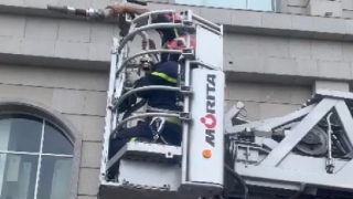 Cảnh sát hướng dẫn, giải cứu hơn 200 người thoát khỏi đám cháy cao ốc