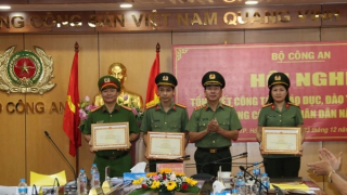 Đẩy mạnh chuyển đổi số, nghiên cứu đổi mới hơn nữa tuyển sinh trong CAND