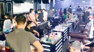 Phố cổ nói "không" với ma tuý, "bóng cười"