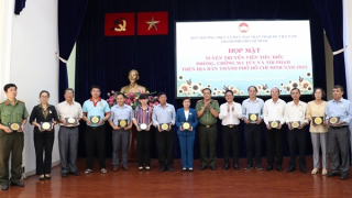 Biểu dương 48 tuyên truyền viên tiêu biểu trong phòng chống ma túy và tội phạm