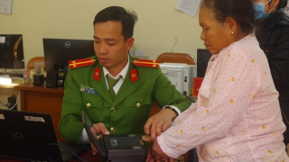 Đưa 21/25 dịch vụ công thiết yếu lên môi trường điện tử phục vụ nhân dân