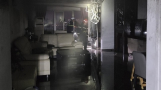 Cảnh sát PCCC cứu 11 người mắc kẹt trong vụ cháy căn hộ chung cư La Khê