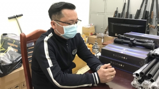 Phát hiện hơn 500 linh kiện lắp ráp súng và 80 hộp đạn chì