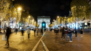 Thế giới lung linh sắc màu chào đón Giáng sinh