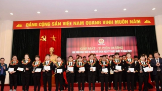 Vinh danh học sinh đoạt giải Olympic và Khoa học kỹ thuật quốc tế năm 2022