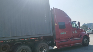 Phương tiện quá khổ quá tải vẫn thông quan vào Việt Nam