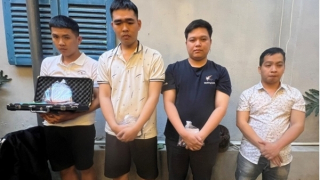 Triệt phá tụ điểm đánh bạc núp trong quán cà phê