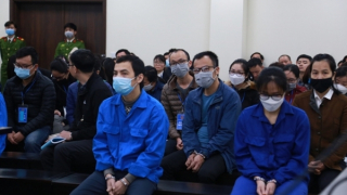 Vắng bị cáo và người liên quan, phiên xử siêu lừa hàng trăm tỷ đồng lại hoãn