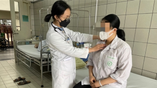 Kỳ tích: Mắc ung thư tuyến giáp và u tuyến thượng thận vẫn sinh con thành công