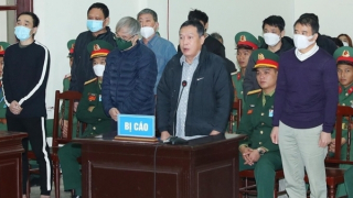 Hai cựu Tư lệnh “bảo kê” buôn lậu xăng dầu phân trần gì ở phiên tòa phúc thẩm?