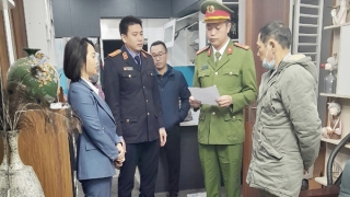 Nữ nhân viên kế toán chiếm đoạt 17 tỷ đồng của khách hàng