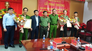 Khen thưởng Công an triệt phá đường dây đánh bạc hơn 400 tỷ đồng