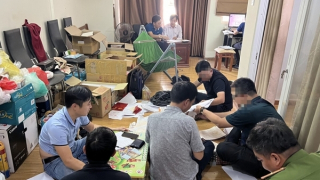 Hai vợ chồng điều hành đường dây sản xuất, mua bán hàng nghìn bằng cấp, giấy tờ giả