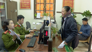 Sổ hộ khẩu giấy: Chuyện ghi ở vùng quê trước giờ "khai tử"