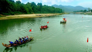 Chuyến đò trên sông Ngàn Phố