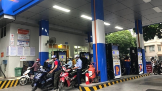 Xăng dầu tăng giá từ 330 đồng- 1.100 đồng/lít