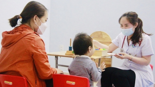 Giáo dục cho trẻ tự kỷ: Cần sớm khắc phục những "lỗ hổng" từ chính sách