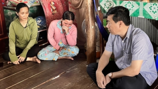 Chủ tịch UBND tỉnh Đồng Tháp thăm hỏi gia đình, chỉ đạo công tác cứu hộ cháu bé lọt vào trụ bê tông