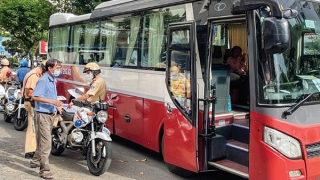 Loay hoay chuyện xử lý “xe dù, bến cóc”