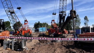 Việc giải cứu ở Đồng Tháp gặp khó khăn, chưa nhổ được cọc bê tông