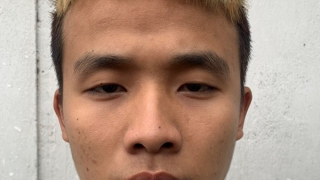 Thiếu tiền xài, đột vòm đục két sắt