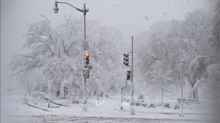 Thách thức an ninh phi truyền thống: Những cơn sóng dữ bủa vây