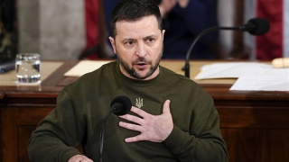 Tổng thống Ukraine trách phương Tây chưa cấp xe tăng