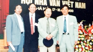 Khi nhà thơ Huy Cận làm thơ vui