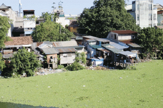 Thêm hàng nghìn hộ dân sống “treo” trên di tích Kinh thành Huế có nơi ở mới