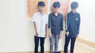 Ba học sinh rủ nhau vào trường trộm tài sản bán lầy tiền tiêu xài