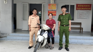 Nhận lại xe máy bị mất trộm, người dân xúc động gửi thư cảm ơn Công an