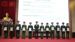 Công an Hải Dương trao giải cuộc thi trực tuyến tìm hiểu Đề án 06