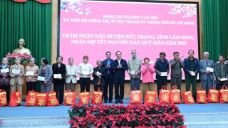 TP Hồ Chí Minh thăm và tặng quà Tết tại các tỉnh Lâm Đồng, Bạc Liêu, Hậu Giang, TP Cần Thơ