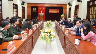 Công an tỉnh Yên Bái gặp mặt đội ngũ văn nghệ sỹ, trí thức có uy tín tiêu biểu