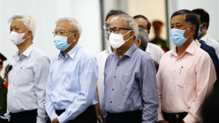 Hai cựu Chủ tịch UBND tỉnh Khánh Hòa và 11 đồng phạm trong vụ giao “đất vàng” cùng lãnh án