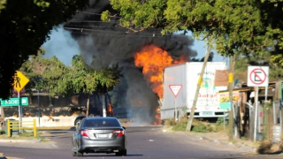 Băng đảng Mexico làm loạn sau vụ bắt giữ con trai trùm ma túy El Chapo