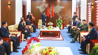 Công an tỉnh Khăm Muộn chúc Tết Công an tỉnh Hà Tĩnh
