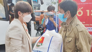 Những người không về Tết