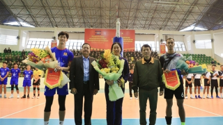 Giao lưu bóng chuyền giữa CAND Việt Nam và lực lượng vũ trang Campuchia