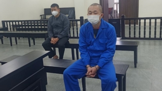 “Bảo kê” sới bạc trên sông, cựu cán bộ lĩnh 5 năm tù